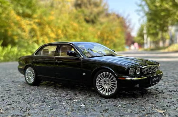 Jaguar XJ350 1:18 Almost Real Licensed Diecast Car Model