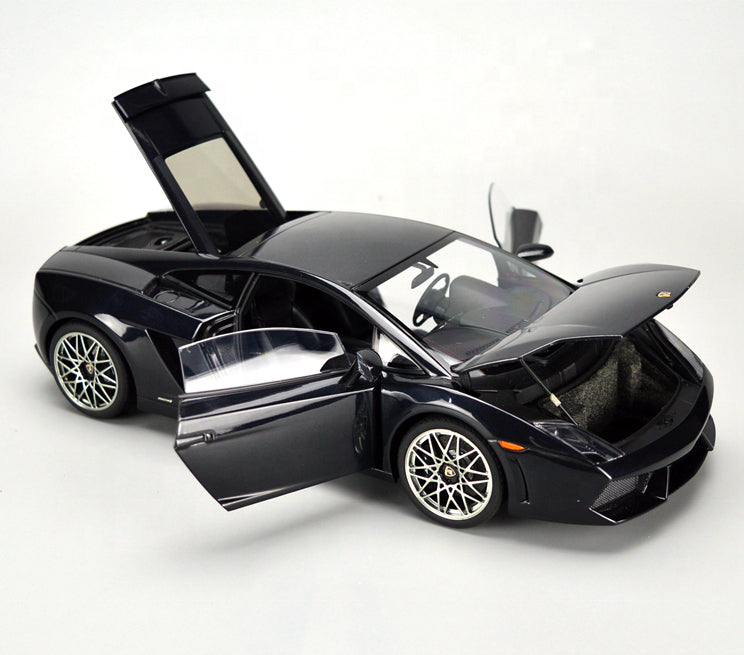 Lamborghini LP560-4 1:18 AutoArt Licensed Diecast Car Model